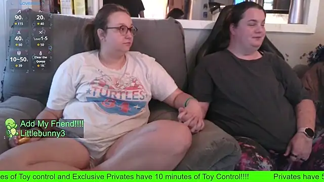 Snapshot of ZeTurtleMaster chatting on 10.04.25 ZeTurtleMaster online show from 10.04.25