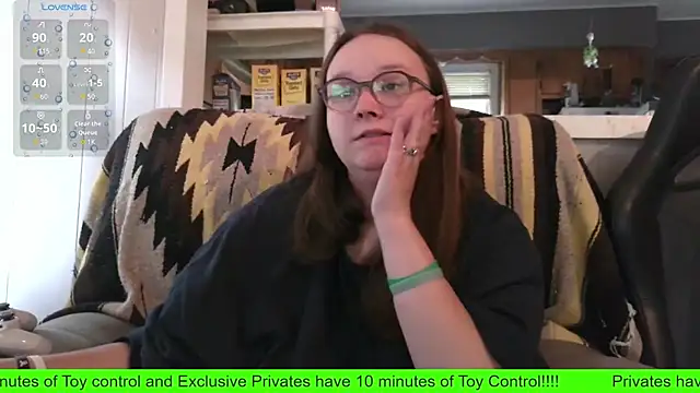 Snapshot of ZeTurtleMaster chatting on 10.06.25 ZeTurtleMaster online show from 10.06.25