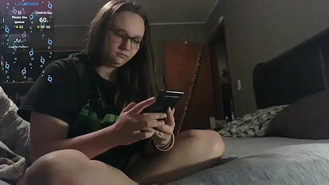 Snapshot of ZeTurtleMaster chatting on 11.10.25 ZeTurtleMaster online show from 11.10.25