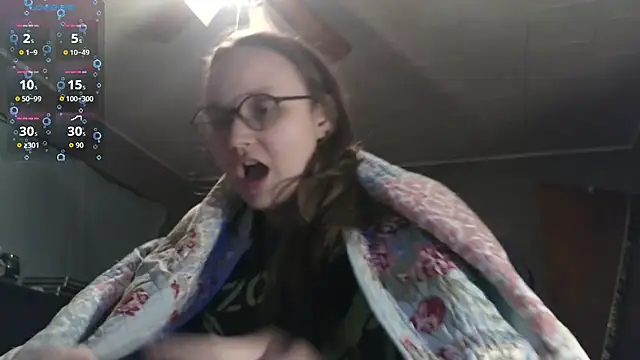 Snapshot of ZeTurtleMaster chatting on 11.11.25 ZeTurtleMaster online show from 11.11.25