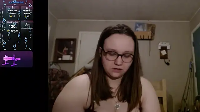 Snapshot of ZeTurtleMaster chatting on 04.06.26 ZeTurtleMaster online show from 04.06.26