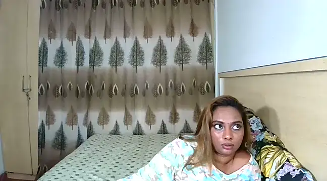 Snapshot of sexyindianchic chatting on 01.25.25 sexyindianchic online show from 01.25.25