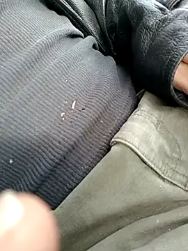 Snapshot of justinewe69 chatting on 02.01.26 justinewe69 online show from 02.01.26