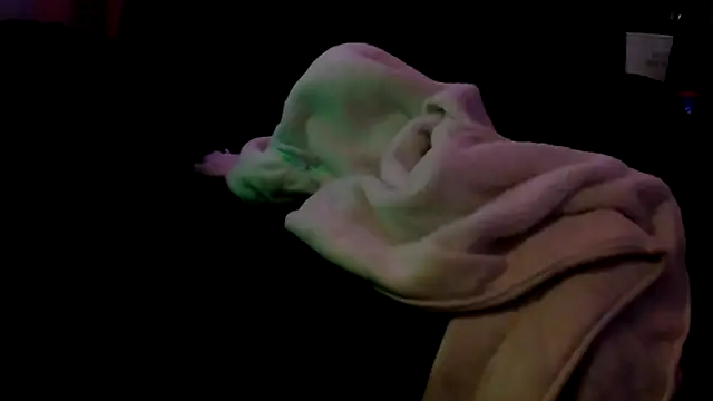 Snapshot of justinewe69 chatting on 02.15.26 justinewe69 online show from 02.15.26