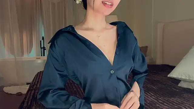 Snapshot of IsMiMi chatting on 03.10.26 IsMiMi online show from 03.10.26