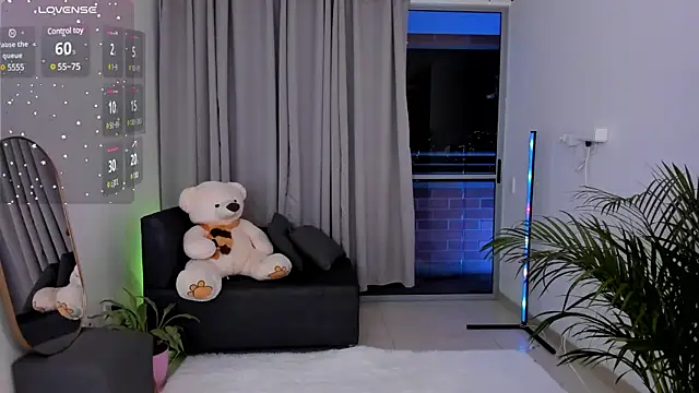 Snapshot of roxie_gates_ chatting on 01.31.25 roxie gates online show from 01.31.25