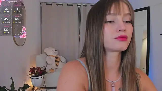 Snapshot of roxie_gates_ chatting on 11.25.25 roxie gates online show from 11.25.25