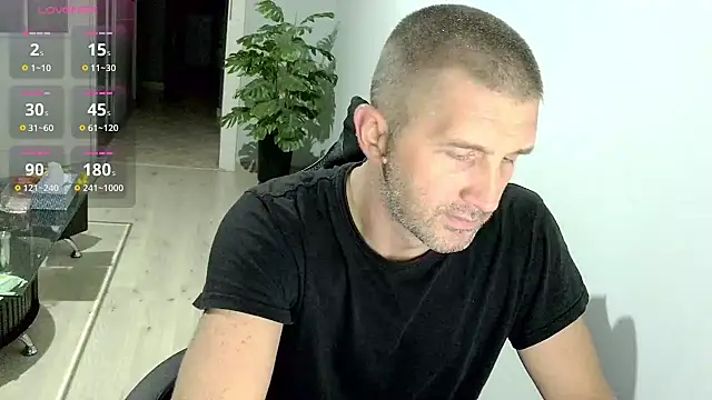 Snapshot of Maribor chatting on 10.10.25 Maribor online show from 10.10.25