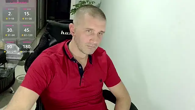 Snapshot of Maribor chatting on 10.30.25 Maribor online show from 10.30.25