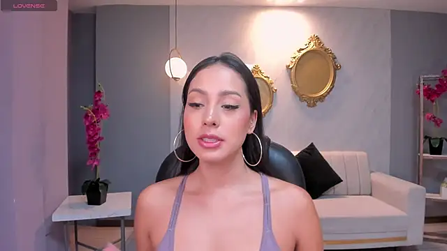 Snapshot of BrennaWalker chatting on 01.21.25 BrennaWalker online show from 01.21.25