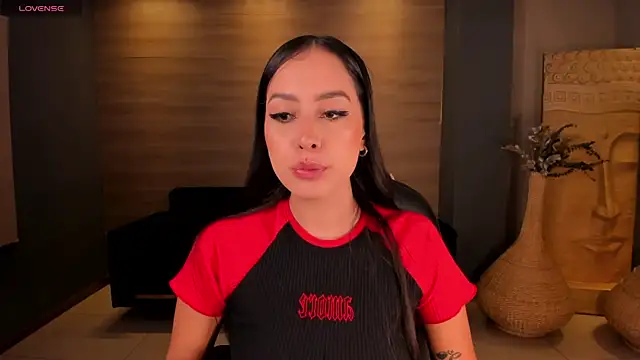 Snapshot of BrennaWalker chatting on 02.18.25 BrennaWalker online show from 02.18.25