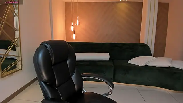 Snapshot of BrennaWalker chatting on 02.20.25 BrennaWalker online show from 02.20.25