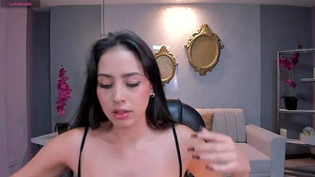 Snapshot of BrennaWalker chatting on 02.27.25 BrennaWalker online show from 02.27.25