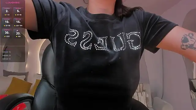 Snapshot of BrennaWalker chatting on 03.06.25 BrennaWalker online show from 03.06.25