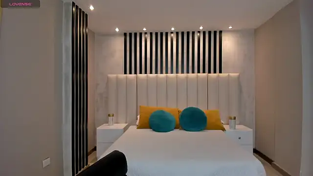 Snapshot of BrennaWalker chatting on 03.22.25 BrennaWalker online show from 03.22.25