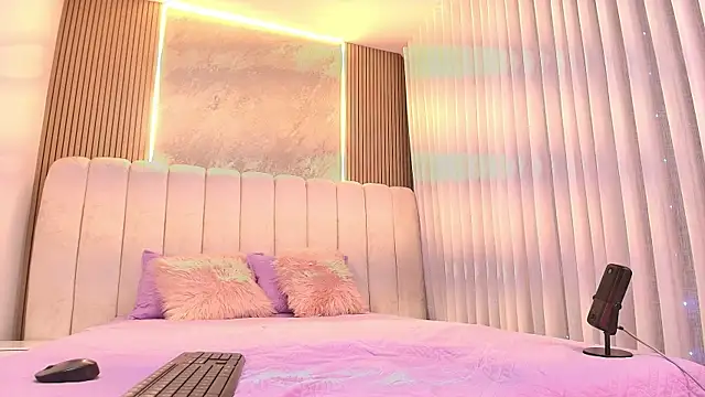 emyli sw  online show from 02.20.26