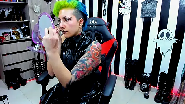 Snapshot of Mistress_Yelena chatting on 12.09.24 Mistress Yelena online show from 12.09.24