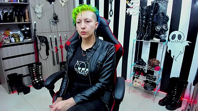 Snapshot of Mistress_Yelena chatting on 12.11.24 Mistress Yelena online show from 12.11.24