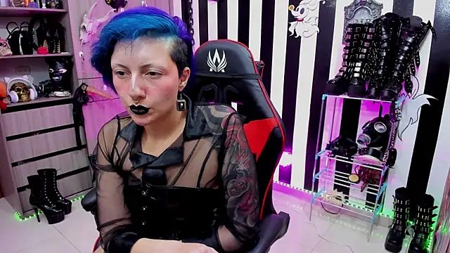 Snapshot of Mistress_Yelena chatting on 03.06.25 Mistress Yelena online show from 03.06.25