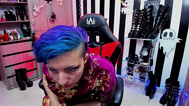 Snapshot of Mistress_Yelena chatting on 03.20.25 Mistress Yelena online show from 03.20.25