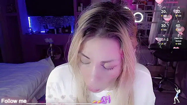 Snapshot of AnnieGOld_ chatting on 01.14.26 AnnieGOld online show from 01.14.26