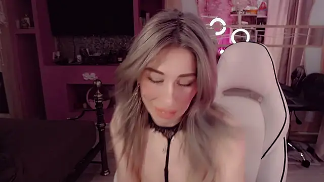 Snapshot of AnnieGOld_ chatting on 02.09.26 AnnieGOld online show from 02.09.26