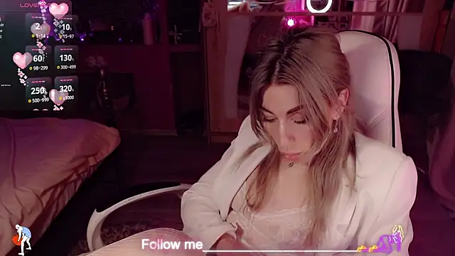 Snapshot of AnnieGOld_ chatting on 03.16.26 AnnieGOld online show from 03.16.26