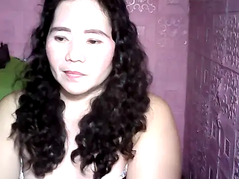 Snapshot of hotpusie_4u chatting on 11.10.25 hotpusie 4u online show from 11.10.25