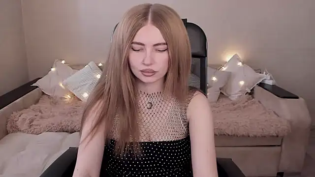 Snapshot of ViolettaLopez chatting on 03.21.25 ViolettaLopez online show from 03.21.25