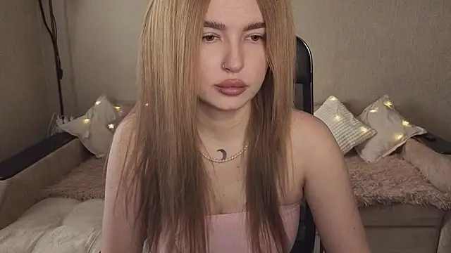 Snapshot of ViolettaLopez chatting on 09.20.25 ViolettaLopez online show from 09.20.25