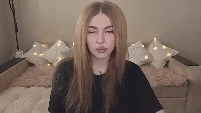 Snapshot of ViolettaLopez chatting on 09.29.25 ViolettaLopez online show from 09.29.25