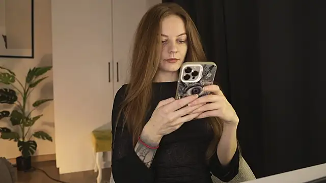 Snapshot of LadyInBad chatting on 10.16.25 LadyInBad online show from 10.16.25