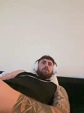 Snapshot of Cata9407 chatting on 12.14.25 Cata9407 online show from 12.14.25