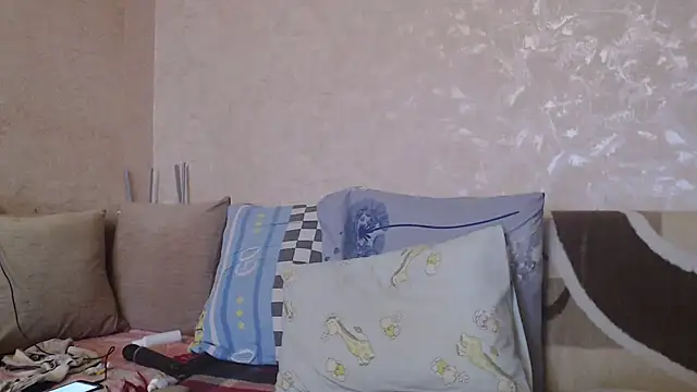 Snapshot of Amy_August chatting on 02.05.25 Amy August online show from 02.05.25