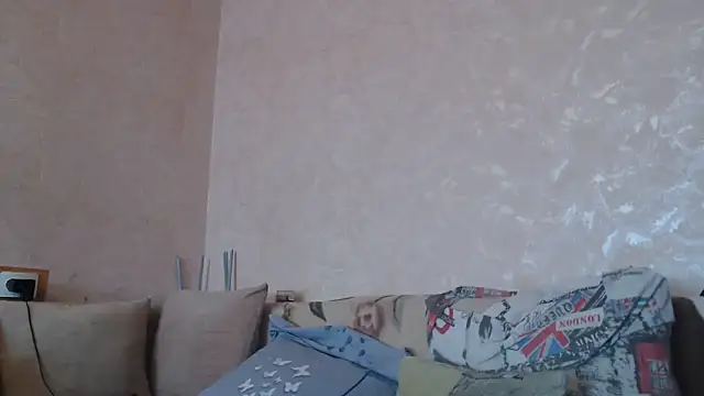 Snapshot of Amy_August chatting on 02.19.25 Amy August online show from 02.19.25