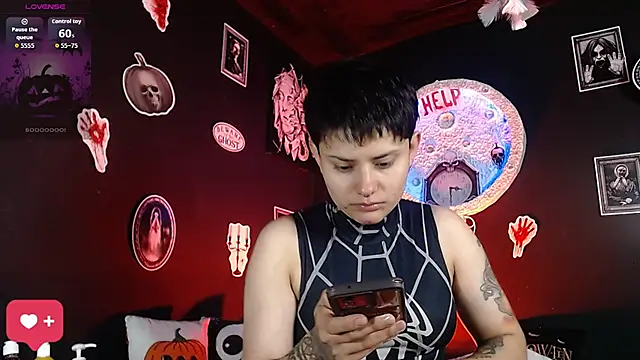 Snapshot of girl_intense444 chatting on 10.21.25 girl intense444 online show from 10.21.25