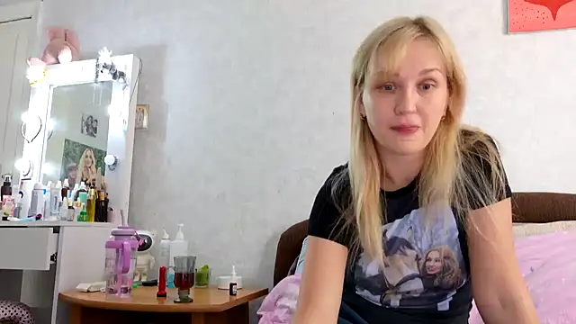 ModelEva online show from 10.07.25