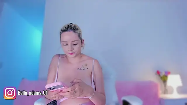 bella adams  online show from 11.03.25