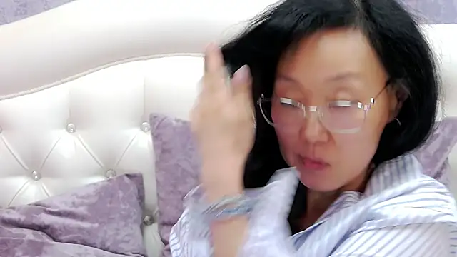 Asian legs online show from 05.19.26
