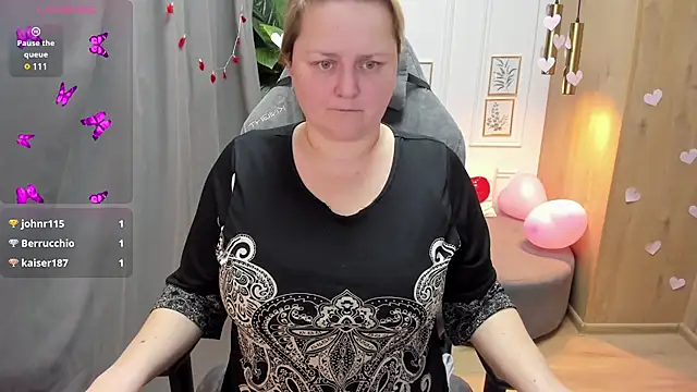 Snapshot of ScarlettSoft chatting on 02.18.25 ScarlettSoft online show from 02.18.25