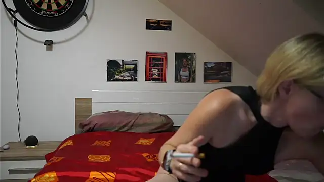 Moistdevil online show from 11.18.25