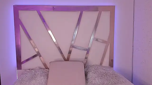 Snapshot of PaulinaBelushi chatting on 01.15.25 PaulinaBelushi online show from 01.15.25