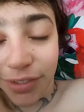 Snapshot of Blulilla69 chatting on 02.04.25 Blulilla69 online show from 02.04.25