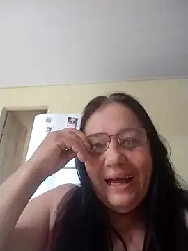 Snapshot of catdool chatting on 10.29.25 catdool online show from 10.29.25