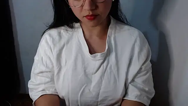 Snapshot of lizbodu chatting on 03.15.25 lizbodu online show from 03.15.25