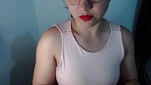 Snapshot of lizbodu chatting on 11.30.25 lizbodu online show from 11.30.25