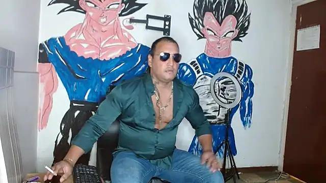 Snapshot of hardrock982 chatting on 12.24.24 hardrock982 online show from 12.24.24