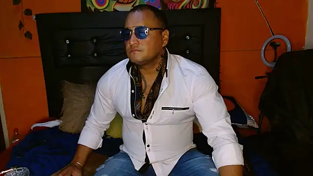 Snapshot of hardrock982 chatting on 01.10.25 hardrock982 online show from 01.10.25