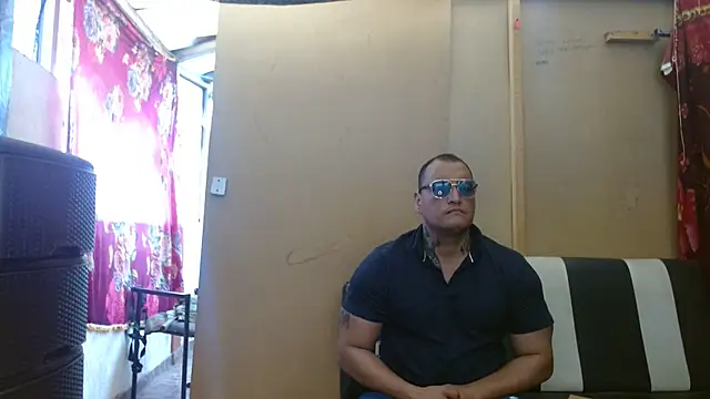 Snapshot of hardrock982 chatting on 02.12.25 hardrock982 online show from 02.12.25