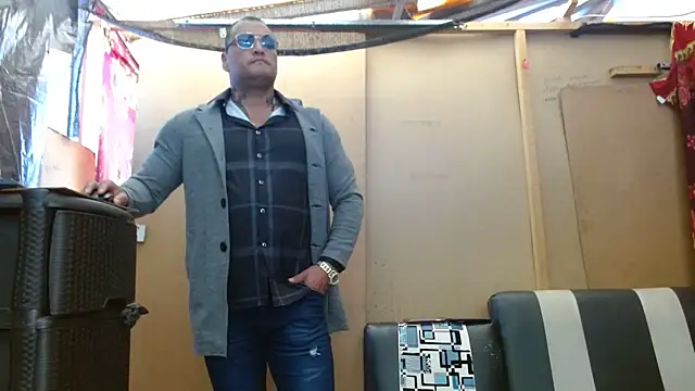 Snapshot of hardrock982 chatting on 02.15.25 hardrock982 online show from 02.15.25